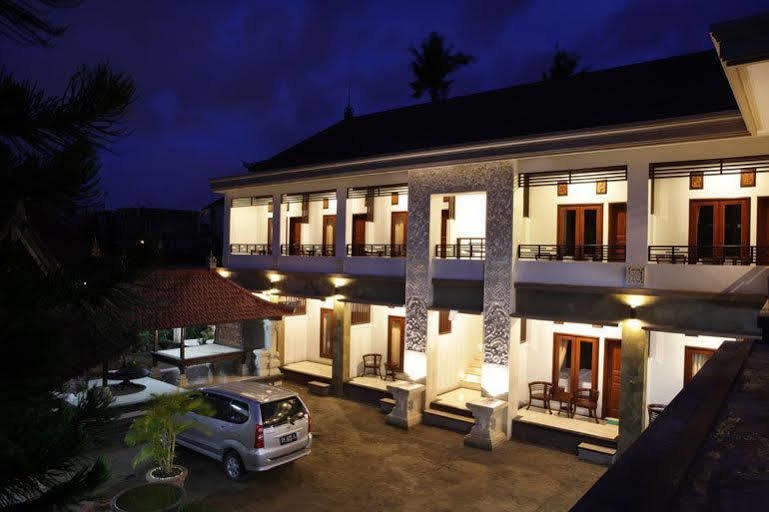 Puri Jayaraja Guest House Kuta Lombok Buitenkant foto