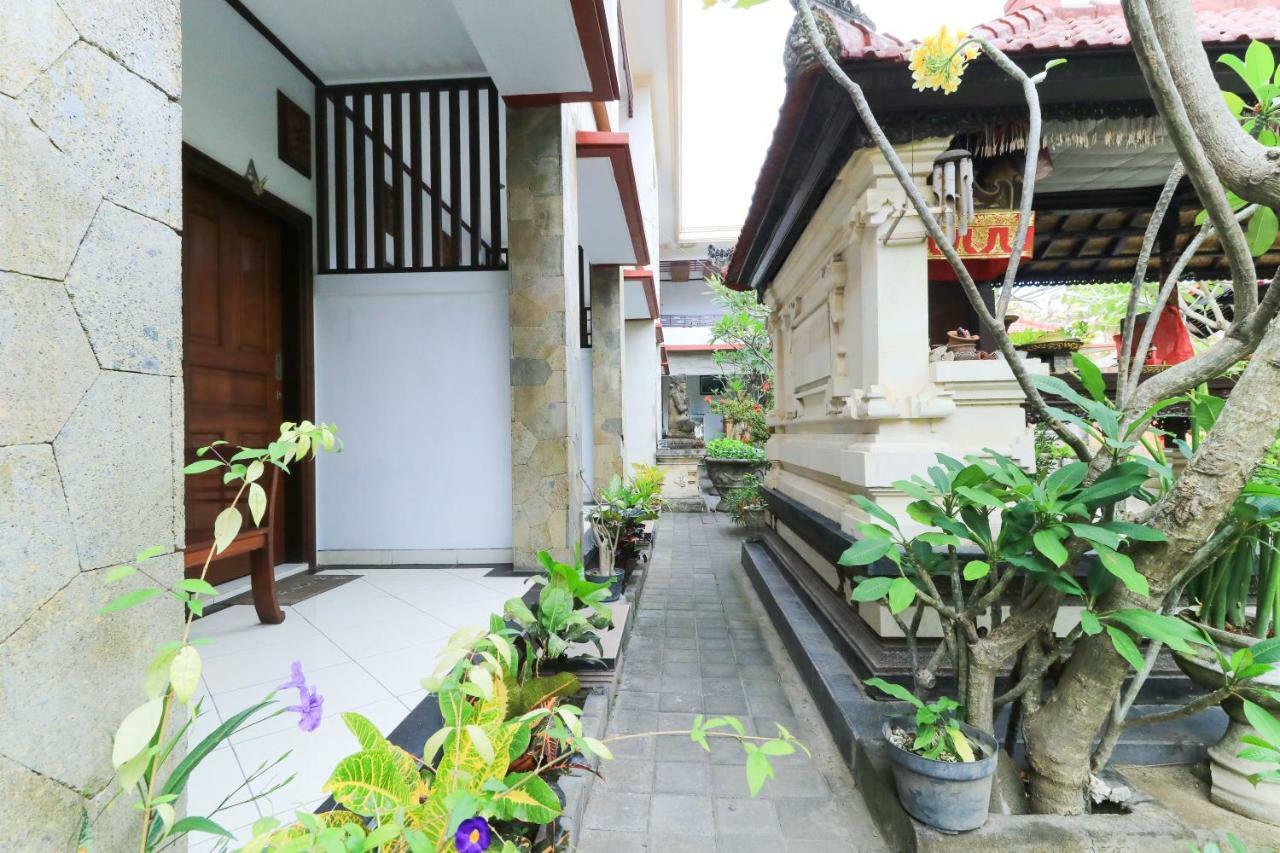 Puri Jayaraja Guest House Kuta Lombok Buitenkant foto
