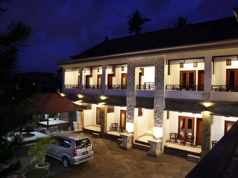 Puri Jayaraja Guest House Kuta Lombok Buitenkant foto